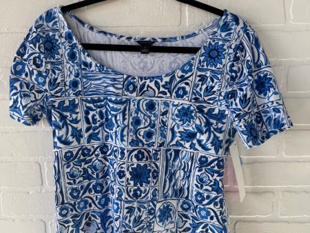 Top Short Sleeve Basic By Ann Taylor In Blue & White, Size: M on Sale