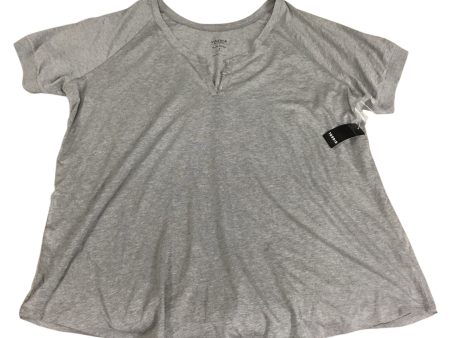 Top Short Sleeve By Torrid In Grey, Size: 3x Discount